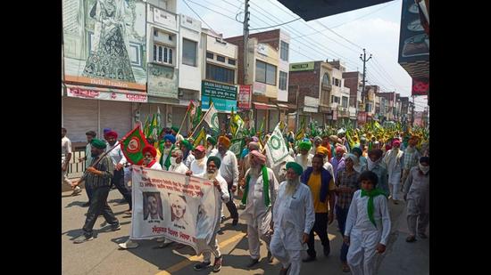 Farmers defy Covid curbs, take out protest marches in Sangrur, Barnala |  Hindustan Times