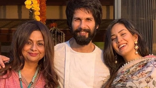 Neliima Azeem poses with Shahid Kapoor and Mira Rajput.