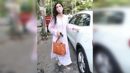 For her outing, the actor opted to wear an attire that is great for the summer season. (Varinder Chawla) For her outing, the actor opted to wear an attire that is great for the summer season. (Varinder Chawla)