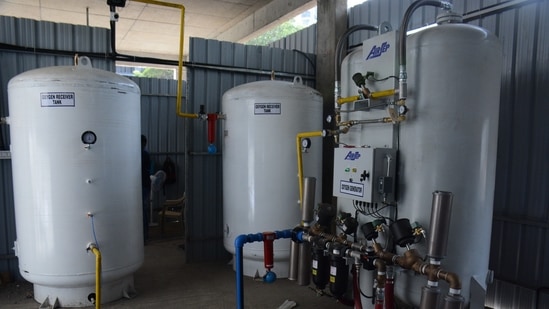 The Defence Research and Development Organisation (DRDO) was planning to set up four oxygen plants in Tamil Nadu while NLC India was mulling establishing three, minister Thangam Thennarasu said.(HT Photo | Representational image) The Defence Research and Development Organisation (DRDO) was planning to set up four oxygen plants in Tamil Nadu while NLC India was mulling establishing three, minister Thangam Thennarasu said.(HT Photo | Representational image)
