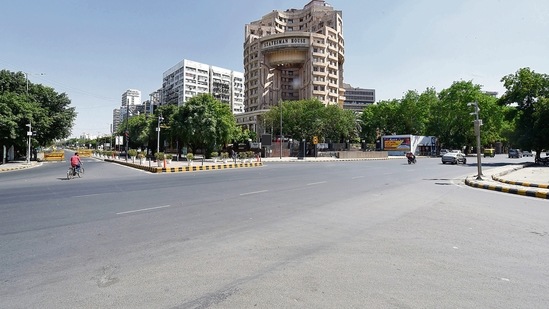 A deserted Connaught Place in New Delhi.(PTI file photo)