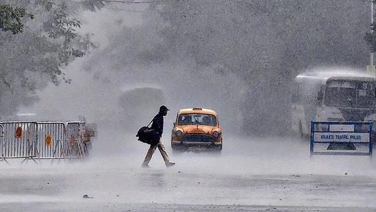 Sudden rain lashes Kolkata on Sunday. (PTI) Sudden rain lashes Kolkata on Sunday. (PTI)