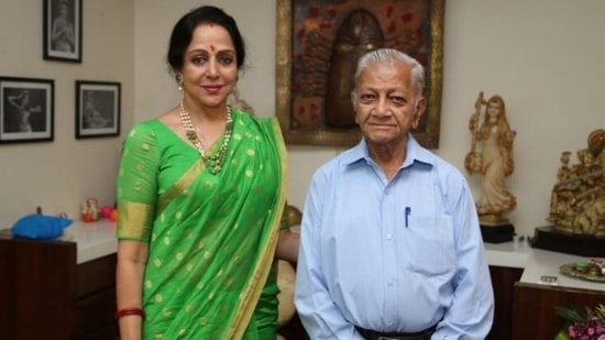 Hema Malini with late Markand Mehta, who served as her secretary for 40 years.