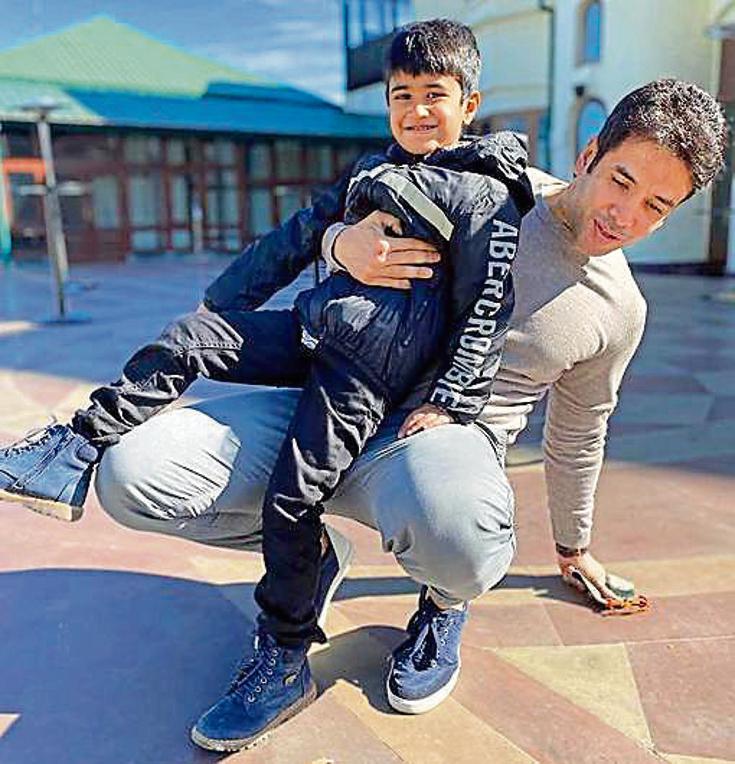 Tusshar kapoor with his son Laksshya Kapoor (Photo: Instagram/Tusshark89) Tusshar kapoor with his son Laksshya Kapoor (Photo: Instagram/Tusshark89)