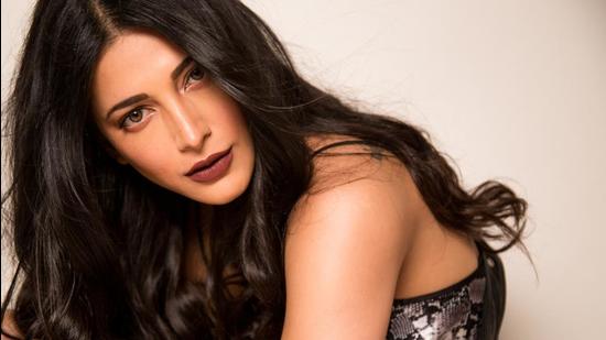550px x 309px - Shruti Haasan: I don't have daddy or mommy helping me, I pay my own bills,  so I have no choice but to get back to work when it resumes | Bollywood -