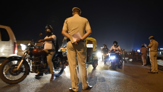 "If the particular cameras are not suspended from the traffic lights, then it will cause an irreparable loss in life, and the violation of Right to Health under Article 21 of the Constitution of India," the petition added. (Photo by Parveen Kumar/Hindustan Times)