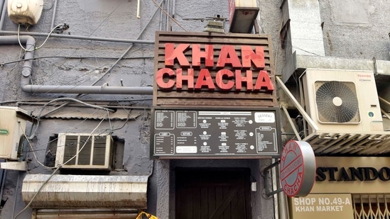 Delhi Police sealed Khan Chacha restaurant after oxygen concentrators and other medical supplies being black marketed were seized from here in Khan Market, in New Delhi, India, on Friday, May 7, 2021. (Sanjeev Verma/HT PHOTO) Delhi Police sealed Khan Chacha restaurant after oxygen concentrators and other medical supplies being black marketed were seized from here in Khan Market, in New Delhi, India, on Friday, May 7, 2021. (Sanjeev Verma/HT PHOTO)