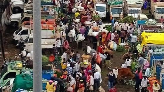 Nagpur authorities hold crowding at public places without wearing masks and following other Covid appropriate behaviour is the chief reason for the spread of Covid-19 in the district. (ANI Picture/File) Nagpur authorities hold crowding at public places without wearing masks and following other Covid appropriate behaviour is the chief reason for the spread of Covid-19 in the district. (ANI Picture/File)