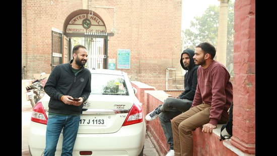 Some hostellers of Delhi University who defeated Covid, while away from their families, share their positive recovery tales. (Photo: Manoj Verma/HT) Some hostellers of Delhi University who defeated Covid, while away from their families, share their positive recovery tales. (Photo: Manoj Verma/HT)