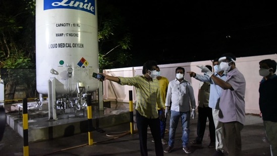 At least 11 Covid-19 patients died in Tirupati hospital in Andhra Pradesh due to disruption in oxygen supply for about 5-10 minutes, officials said. (HT Photo) At least 11 Covid-19 patients died in Tirupati hospital in Andhra Pradesh due to disruption in oxygen supply for about 5-10 minutes, officials said. (HT Photo)