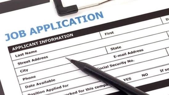 Bank Note Press BNP Recruitment 2021: The application process starts on May 12 and closes on June 11, 2021. The last day to pay fees is also June 11.(Shutterstock/ Representative photo) Bank Note Press BNP Recruitment 2021: The application process starts on May 12 and closes on June 11, 2021. The last day to pay fees is also June 11.(Shutterstock/ Representative photo)