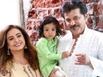 Rajesh Khattar poses with Vandana Sajnani and their son, Yuvaan. 