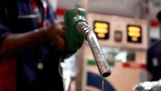 In Mumbai, petrol is sold at ₹98.12 a litre while diesel costs ₹89.48 per litre. (File Photo/Representative image) In Mumbai, petrol is sold at ₹98.12 a litre while diesel costs ₹89.48 per litre. (File Photo/Representative image)