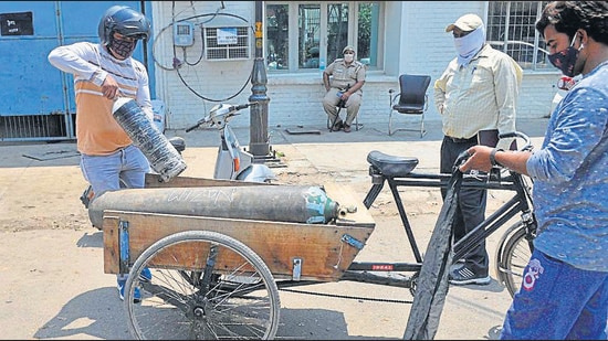 The local chapter of the Indian Medical Association has also written to the Chandigarh administration, asking the officials to reconsider their decision on rationing of oxygen. (HT FILE PHOTO) The local chapter of the Indian Medical Association has also written to the Chandigarh administration, asking the officials to reconsider their decision on rationing of oxygen. (HT FILE PHOTO)