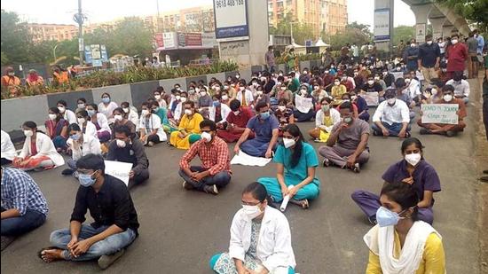Telangana: The junior doctors association said it realised that a strike during the second Covid-19 wave was not appropriate but added that it was left with “no option”. (ANI File Photo/Representative use) Telangana: The junior doctors association said it realised that a strike during the second Covid-19 wave was not appropriate but added that it was left with “no option”. (ANI File Photo/Representative use)