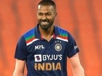 Indian bowling coach Bharat Arun (L), Indian all-rounder Hardik Pandya (R)