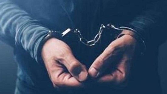 Representational: Three persons, including a nurse, were arrested on Tuesday for black marketing of Remdesivir in Chhindwara and five injections were seized from them, said the police.(Getty Images/iStockphoto)