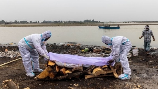 There was no confirmation if any of the bodies belonged to Covid patients.(Danish Siddiqui / REUTERS) There was no confirmation if any of the bodies belonged to Covid patients.(Danish Siddiqui / REUTERS)