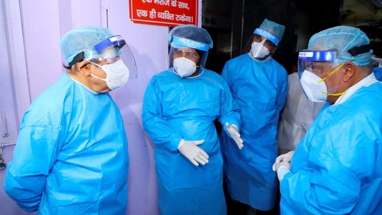 Union Health Minister Harsh Vardhan inspects a newly installed oxygen generation plant installed at visits RML Hospital to review preparedness amid rise in number of Covid-19 cases, in New Delhi.(PTI)