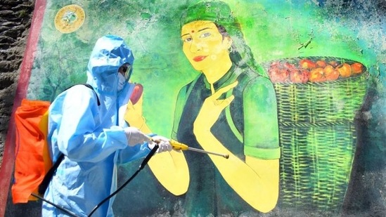 India's active cases have increased to 37,10,525 comprising 15.65 per cent of the total infections. (Deepak Sansta/HT file photo) India's active cases have increased to 37,10,525 comprising 15.65 per cent of the total infections. (Deepak Sansta/HT file photo)