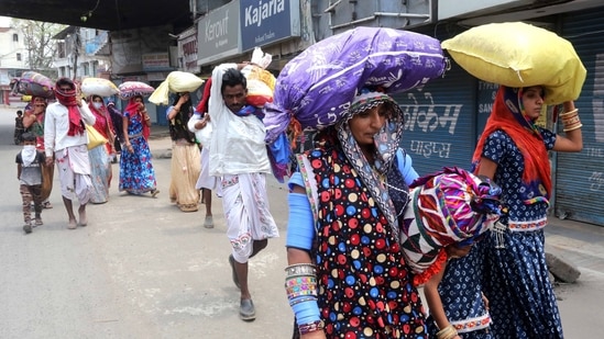 In order to make certain that the migrant workers and their families get at least two meals a day, the court directed the governments of Delhi, UP and Haryana to open community kitchens and advertise this. In order to make certain that the migrant workers and their families get at least two meals a day, the court directed the governments of Delhi, UP and Haryana to open community kitchens and advertise this.