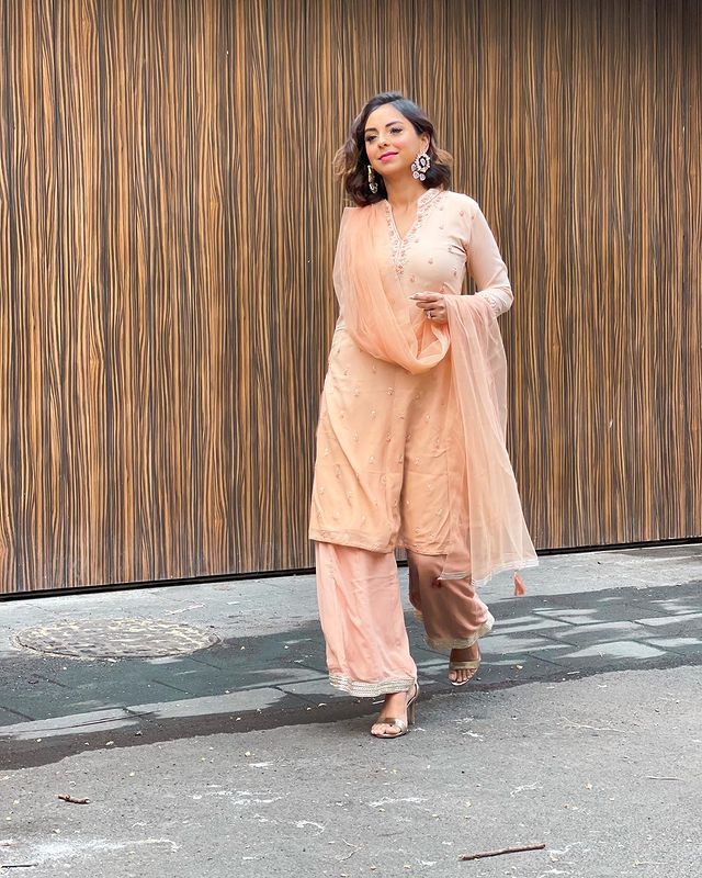 blogger Aanam Chashmawala blogger Aanam Chashmawala