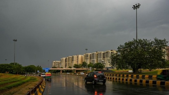 An overcast sky during light rain, near AIIMS in New Delhi, India, on Thursday, May 6. (Amal KS / HT photo)