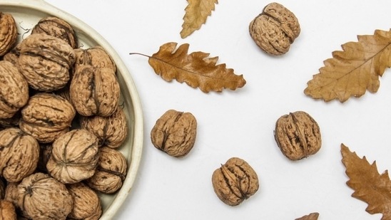 Walnuts contains anti-inflammatory omega-3 fatty acids that can play a major role in reducing the symptoms of clinical anxiety.(Unsplash)