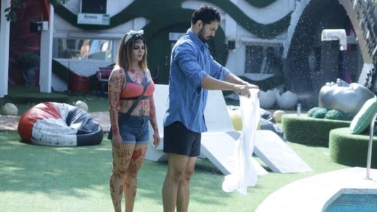 Rakhi Sawant and Abhinav Shukla in Bigg Boss 14.