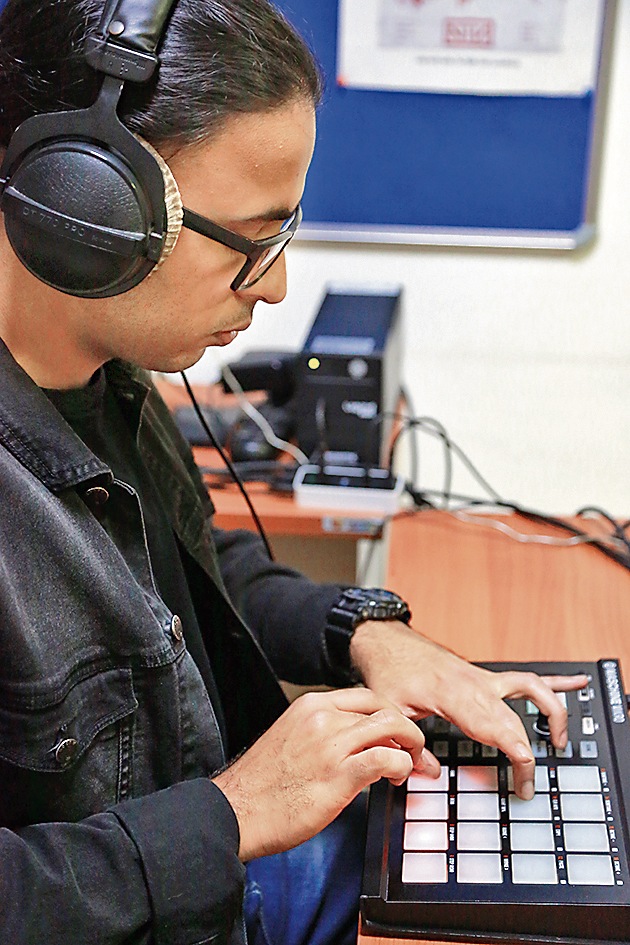 Harleen Singh aka Re:Voyage at work on the free beats being given out as part of Breathe This Air. Harleen Singh aka Re:Voyage at work on the free beats being given out as part of Breathe This Air.