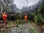 The cyclone is expected to cross Gujarat with wind gusts of up to 175 kmph (109 mph).(PTI) The cyclone is expected to cross Gujarat with wind gusts of up to 175 kmph (109 mph).(PTI)