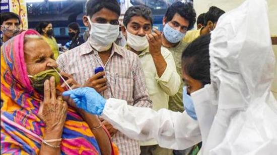 Of the new Covid-19 infections reported on Saturday, Patna topped with 1,103 cases, followed by Gaya 381, Samastipur 331, East Champaran 297, Begusarai 270, Madhubani 267, Supaul 240, and Araria 236, among other districts. (PTI PHOTO.) Of the new Covid-19 infections reported on Saturday, Patna topped with 1,103 cases, followed by Gaya 381, Samastipur 331, East Champaran 297, Begusarai 270, Madhubani 267, Supaul 240, and Araria 236, among other districts. (PTI PHOTO.)