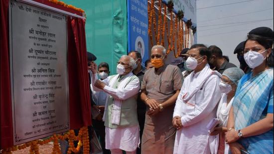 The hospital in Hisar was set up by the Haryana State Road and Bridge Development Corporation (HSRBDC) in 18 days at a cost of around ₹28.79 crore in the school building owned by the Jindal family (HT Photo) The hospital in Hisar was set up by the Haryana State Road and Bridge Development Corporation (HSRBDC) in 18 days at a cost of around ₹28.79 crore in the school building owned by the Jindal family (HT Photo)