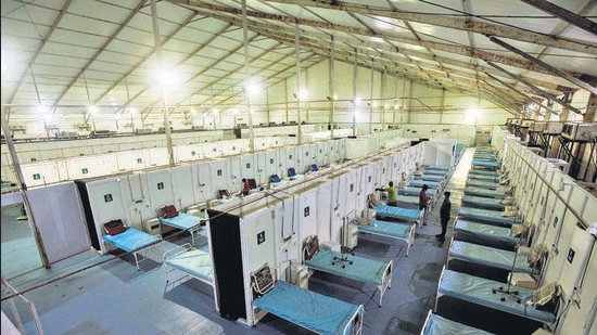 The agency which runs the COEP jumbo centre said that the facility could not meet its capacity because of the shortage of oxygen, and is still dependent on external oxygen supply. (HT PHOTO) The agency which runs the COEP jumbo centre said that the facility could not meet its capacity because of the shortage of oxygen, and is still dependent on external oxygen supply. (HT PHOTO)