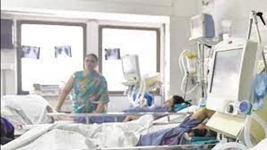 Till last year, the hill state had only 52 ventilators in its health institutions, including medical colleges. In June last year, the state received 574 ventilators from Chennai, including 178 portable ones of which 405 are functional (Representative Image/HT ) Till last year, the hill state had only 52 ventilators in its health institutions, including medical colleges. In June last year, the state received 574 ventilators from Chennai, including 178 portable ones of which 405 are functional (Representative Image/HT )