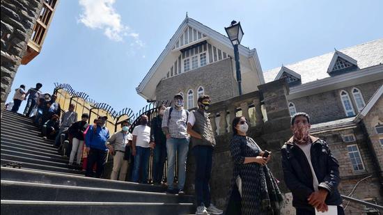 Approximately 31 lakh residents will be inoculated in the third phase of vaccination across the hill state. (Deepak Sansta / HT) Approximately 31 lakh residents will be inoculated in the third phase of vaccination across the hill state. (Deepak Sansta / HT)