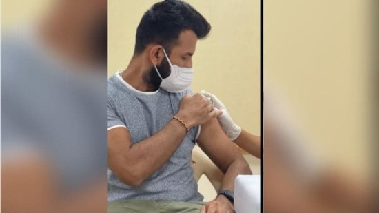 Cheteshwar Pujara gets his first dose of Covid-19 vaccine (Cheteshwar Pujara / Twitter)