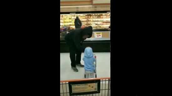 Wholesome Video Shows Elderly Man Gifting Toddler A Dollar While 