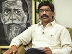Jharkhand CM clears proposal to allocate <span class='webrupee'>₹</span>700 cr to teachers and other staffs(PTI) Jharkhand CM clears proposal to allocate <span class='webrupee'>₹</span>700 cr to teachers and other staffs(PTI)