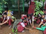 Teachers in govt-run tribal schools will now teach students using next-gen tech(HT Photo) Teachers in govt-run tribal schools will now teach students using next-gen tech(HT Photo)