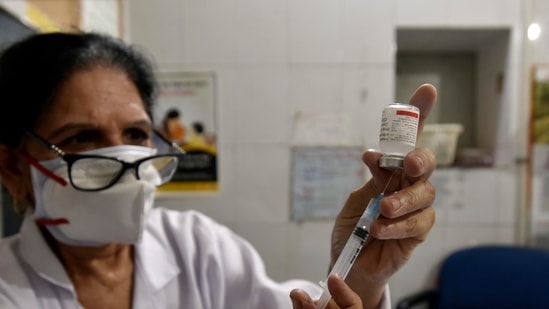 Experts in India have underlined the need to vaccinate people below the age of 18 since there cannot be a proper opening up until the entire population is protected.(Sanjeev Verma/HT Photo)