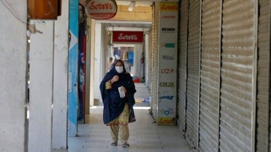 The Pakistan government imposed lockdowns in major parts of Punjab and Khyber Pakhtunkhwa provinces last week. (AP Photo/Anjum Naveed)(AP) The Pakistan government imposed lockdowns in major parts of Punjab and Khyber Pakhtunkhwa provinces last week. (AP Photo/Anjum Naveed)(AP)