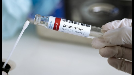 The state government has dispatched about 2,500 teams to villages to screen people. (HT Photo) The state government has dispatched about 2,500 teams to villages to screen people. (HT Photo)