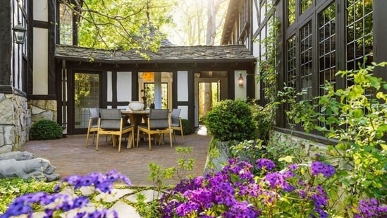 The home is located on a 1.35 acre plot. (Mansion Global) The home is located on a 1.35 acre plot. (Mansion Global)