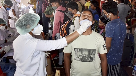 Maharashtra reported 28,438 new Covid-19 cases as the state's tally reached 5,433,506. (PTI) Maharashtra reported 28,438 new Covid-19 cases as the state's tally reached 5,433,506. (PTI)
