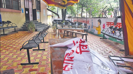 An empty vaccination centre at Dr Dalvi hospital, on Monday, No inoculation drive was carried across the district. (HT) An empty vaccination centre at Dr Dalvi hospital, on Monday, No inoculation drive was carried across the district. (HT)