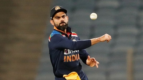 Amazed at his spontaneous gesture': Virat Kohli donates ₹6.77 lakh for  treatment of former women's cricketer's mother | Hindustan Times