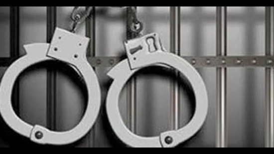 Woman among 3 held with 1.6 kg of heroin, ₹50 lakh Woman among 3 held with 1.6 kg of heroin, ₹50 lakh