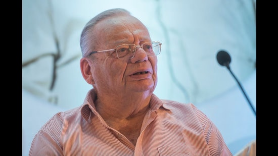 Author Ruskin Bond is all set to ring in his birthday with a new book. (Photo: Pratik Chorge/HT) Author Ruskin Bond is all set to ring in his birthday with a new book. (Photo: Pratik Chorge/HT)