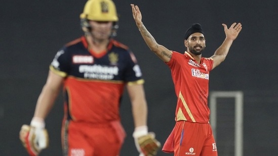 Harpreet Brar celebrates AB de Villiers' wicket. (IPL/Twitter)